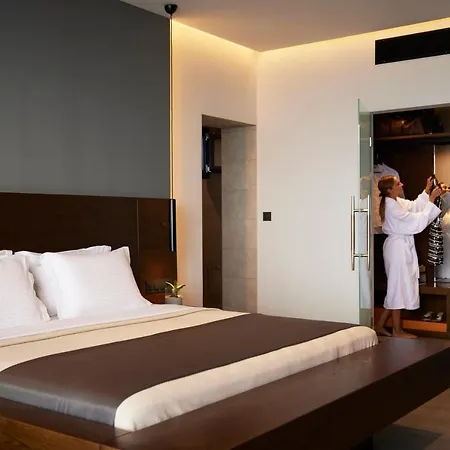 Omnia - Luxury Bound On Earth Villa