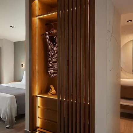 Omnia - Luxury Bound On Earth Villa