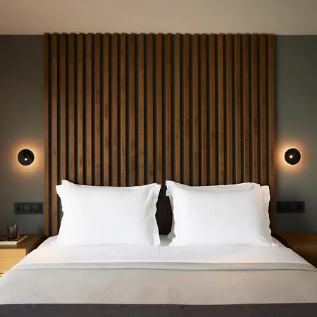 Omnia - Luxury Bound On Earth *