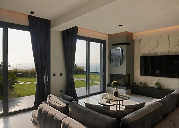 Omnia - Luxury Bound On Earth Villa