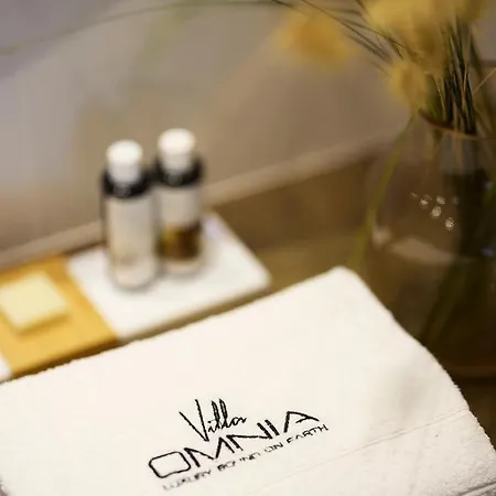 Villa Omnia - Luxury Bound On Earth *