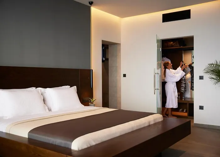 Omnia - Luxury Bound On Earth Villa